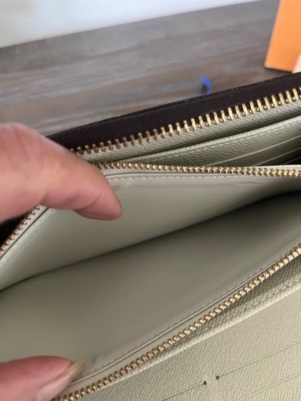 Louis Vuitton Zippy Monogram Organizer Wallet - Picture 11 of 12